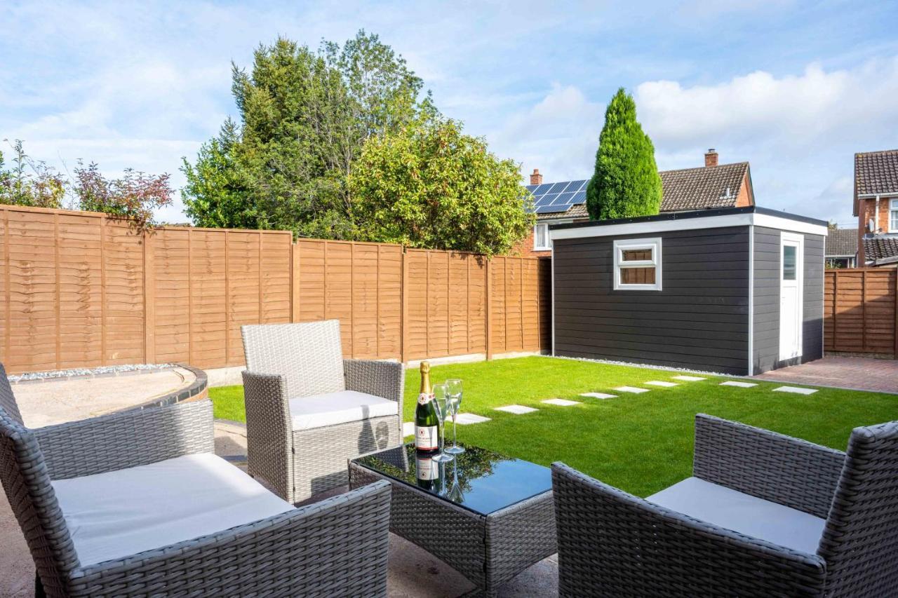 The Oaklands - Luxury Spacious 6-Bed, Near Solihull, Birmingham City, Jlr, Nec, Airport, Resorts World, Hs2 Exteriör bild