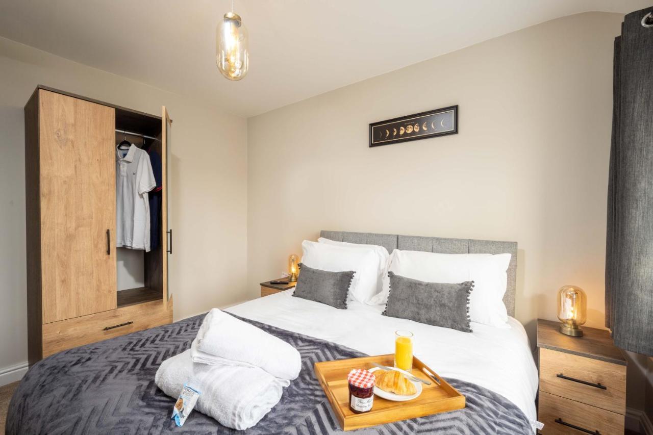 The Oaklands - Luxury Spacious 6-Bed, Near Solihull, Birmingham City, Jlr, Nec, Airport, Resorts World, Hs2 Exteriör bild