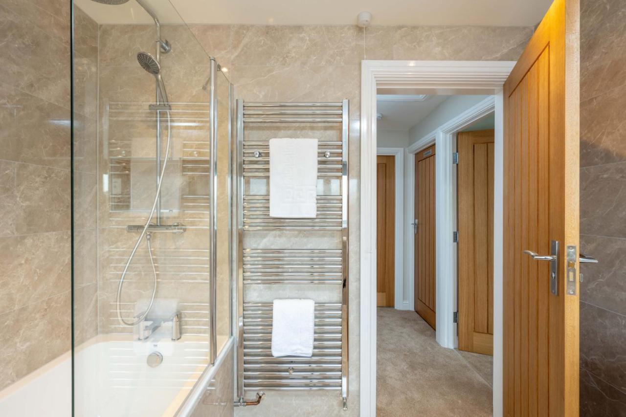 The Oaklands - Luxury Spacious 6-Bed, Near Solihull, Birmingham City, Jlr, Nec, Airport, Resorts World, Hs2 Exteriör bild