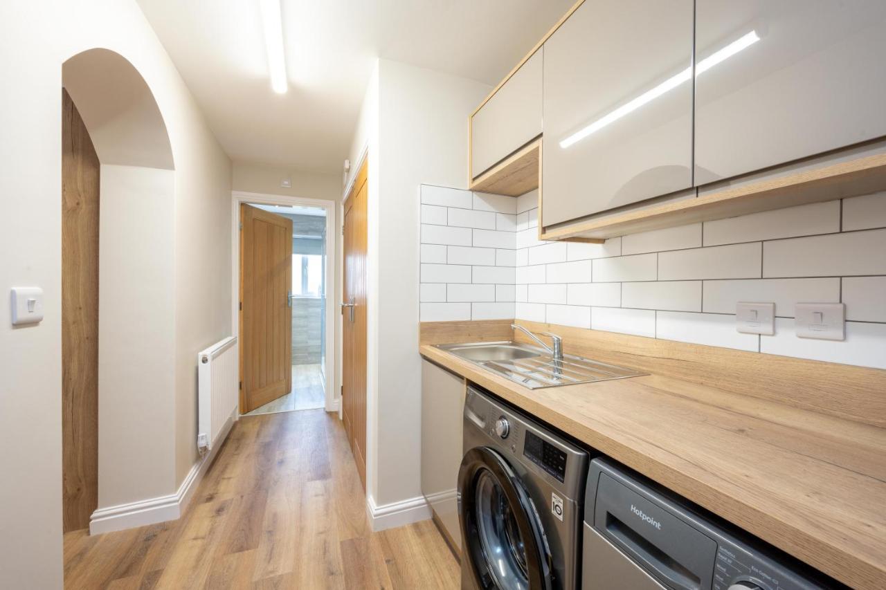 The Oaklands - Luxury Spacious 6-Bed, Near Solihull, Birmingham City, Jlr, Nec, Airport, Resorts World, Hs2 Exteriör bild